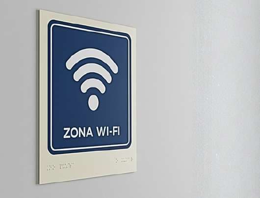 Placa Braille de catálogo ZONA WI-FI en PVC, acabado mate