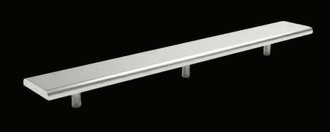 Barra direccional de aluminio con base para instalación atornillada.