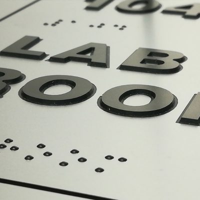placa braille en aluminio-min